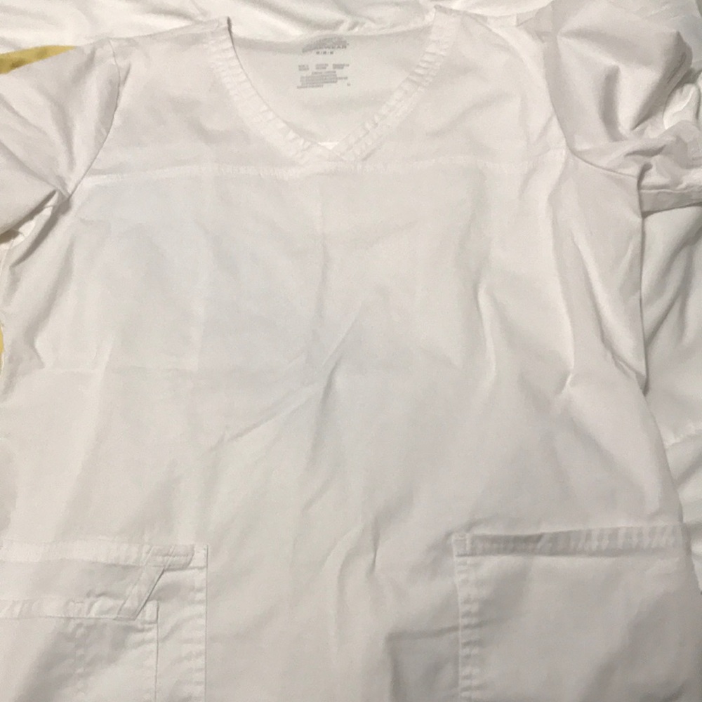 Scrub top bundle - Picture 3 of 4